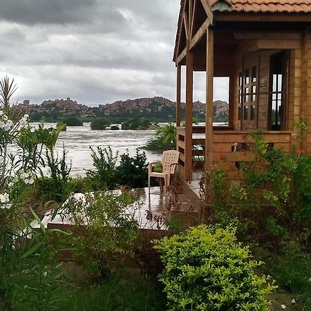 Leo Wodden Resort Hampi Bagian luar foto