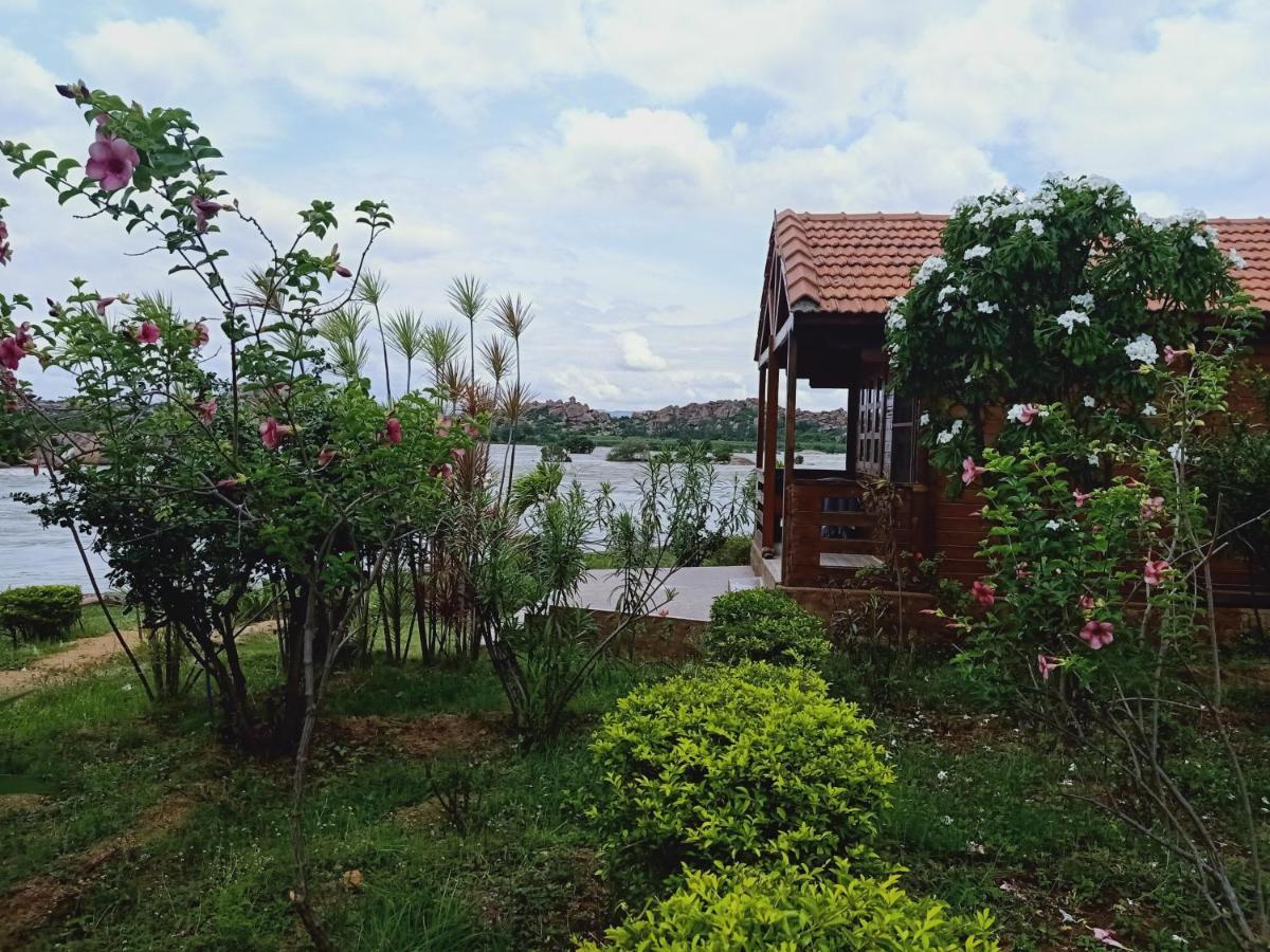 Leo Wodden Resort Hampi Bagian luar foto