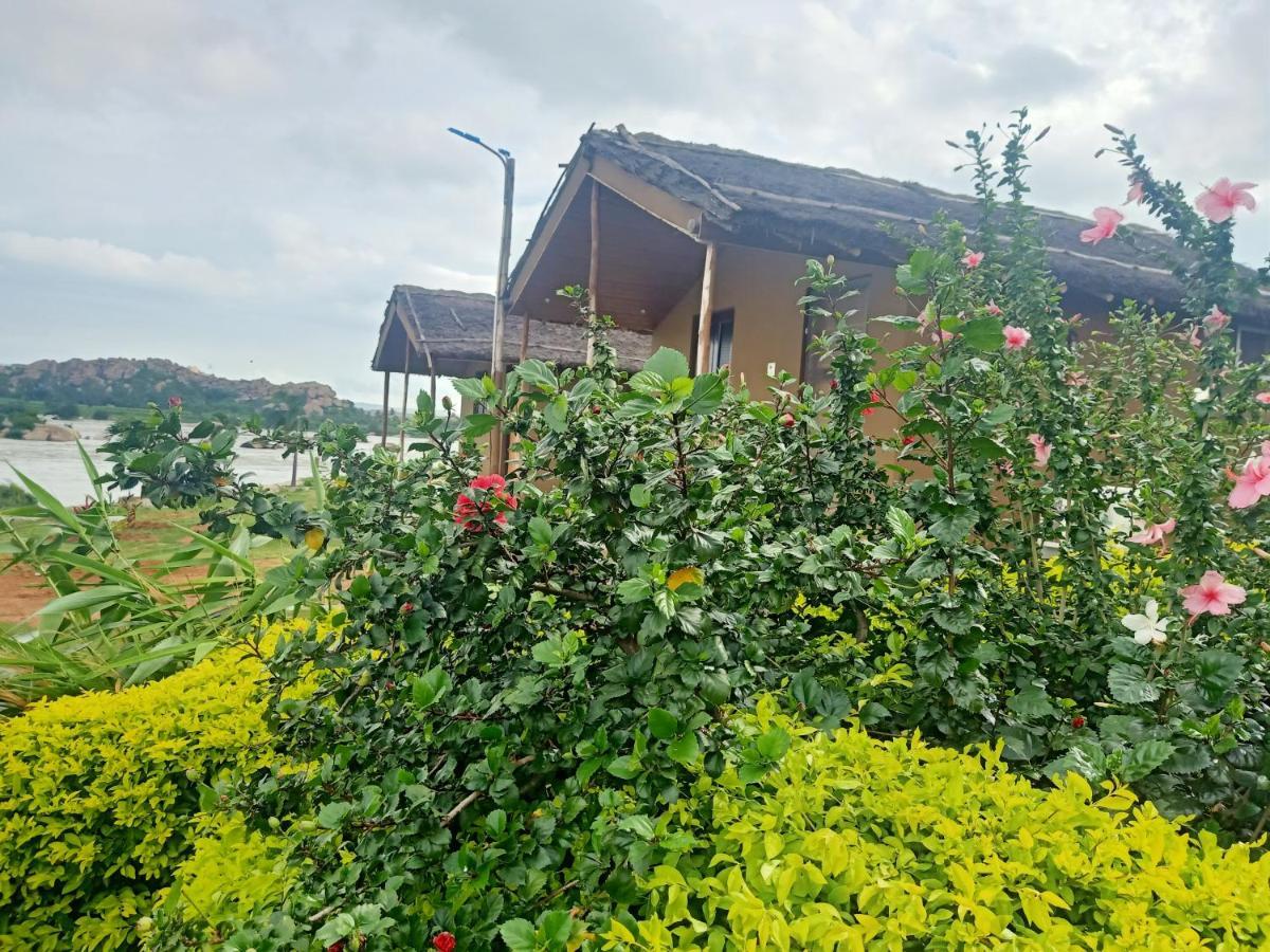 Leo Wodden Resort Hampi Bagian luar foto