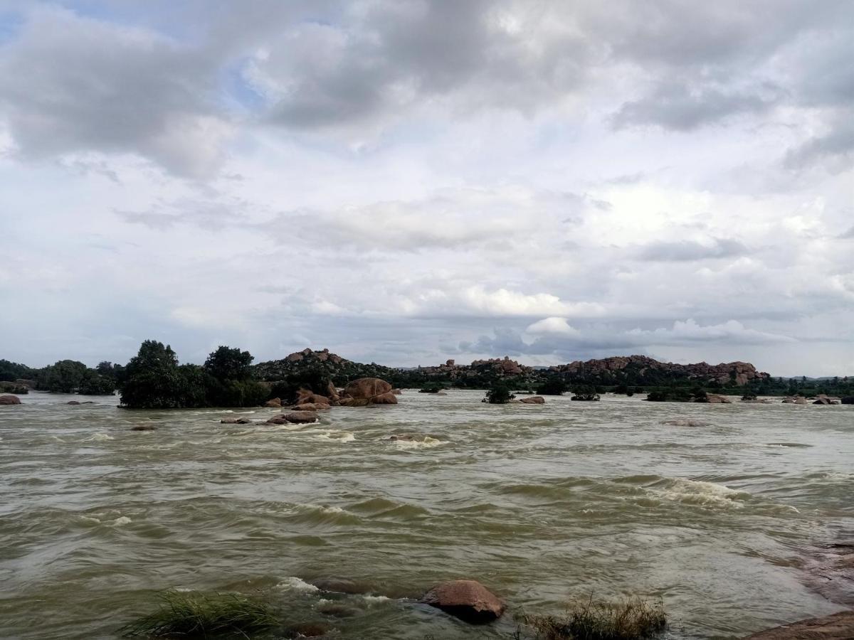 Leo Wodden Resort Hampi Bagian luar foto