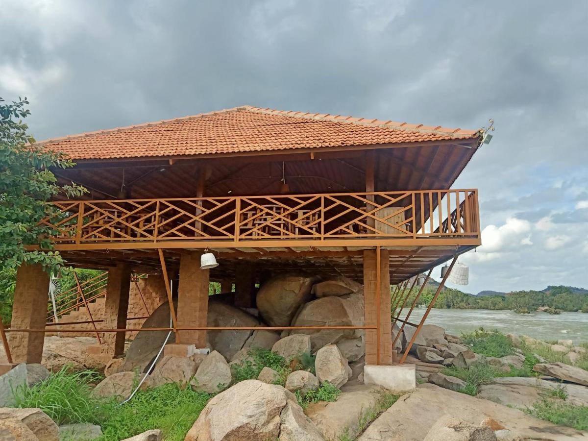 Leo Wodden Resort Hampi Bagian luar foto