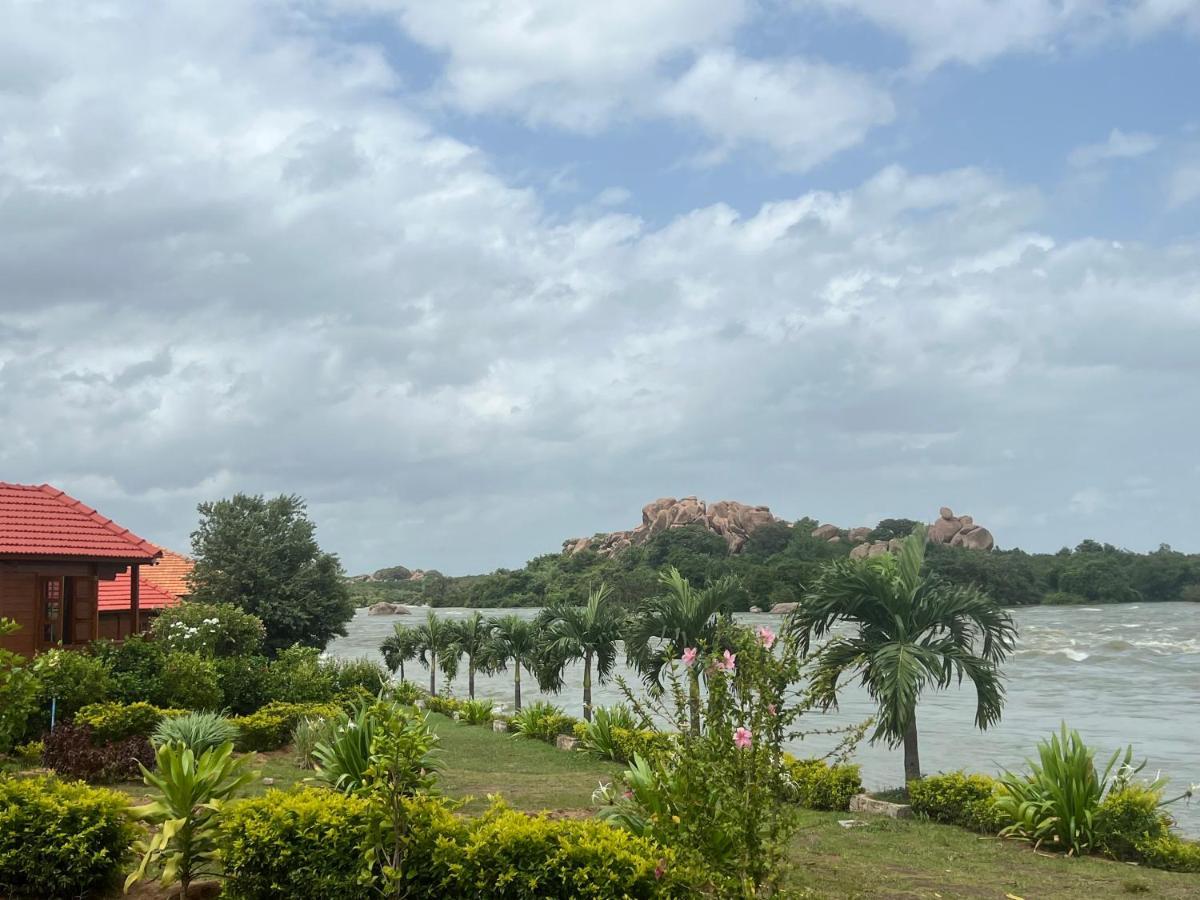 Leo Wodden Resort Hampi Bagian luar foto