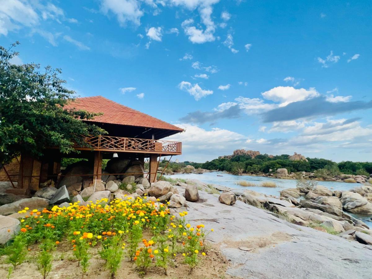 Leo Wodden Resort Hampi Bagian luar foto