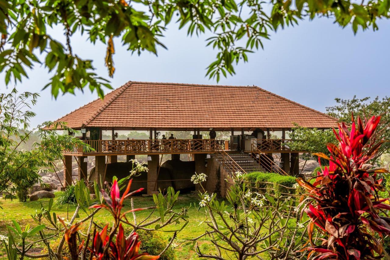 Leo Wodden Resort Hampi Bagian luar foto