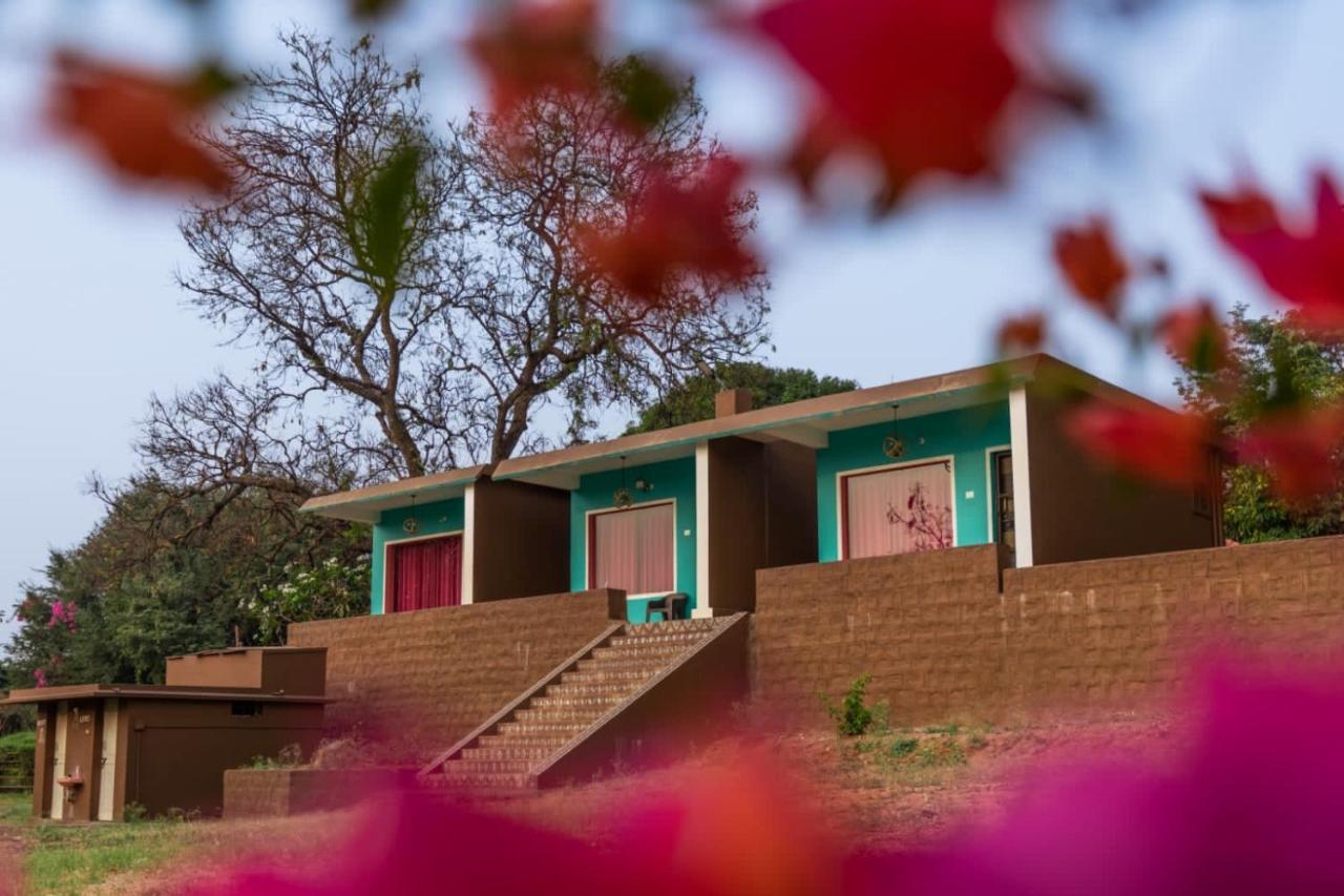 Leo Wodden Resort Hampi Bagian luar foto