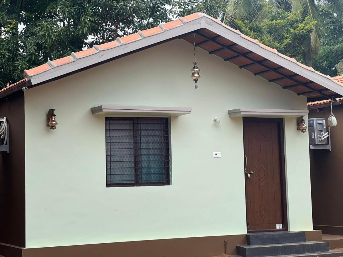 Leo Wodden Resort Hampi Bagian luar foto