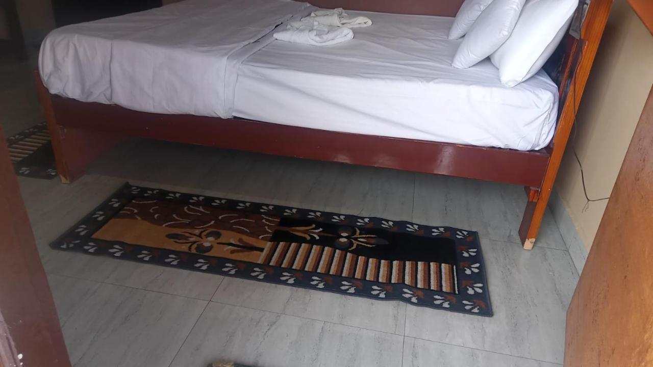 Leo Wodden Resort Hampi Bagian luar foto