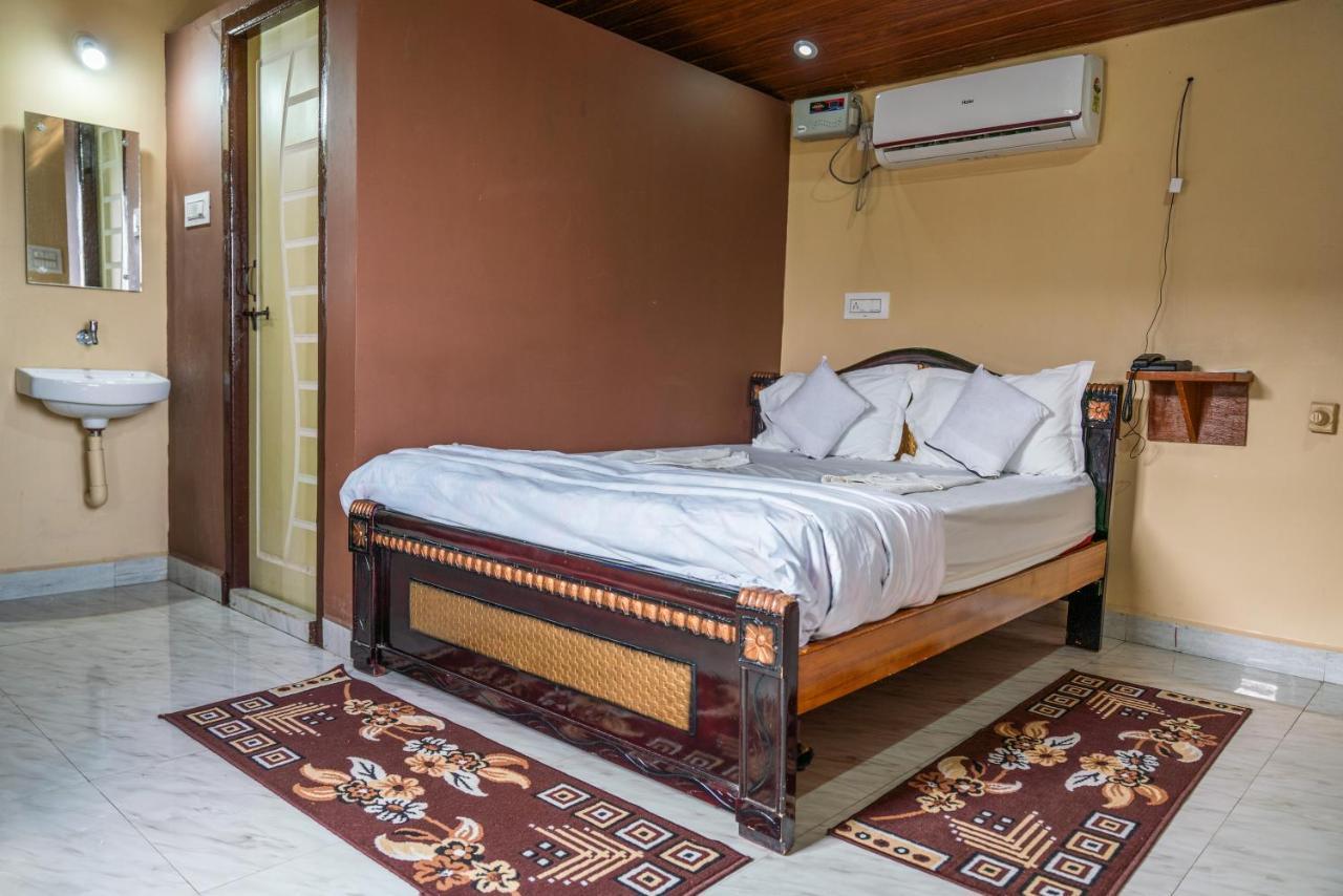 Leo Wodden Resort Hampi Bagian luar foto