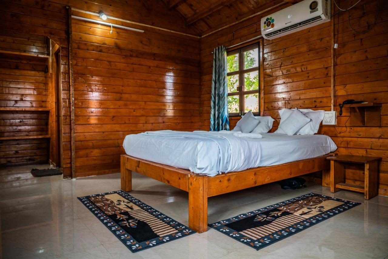 Leo Wodden Resort Hampi Bagian luar foto
