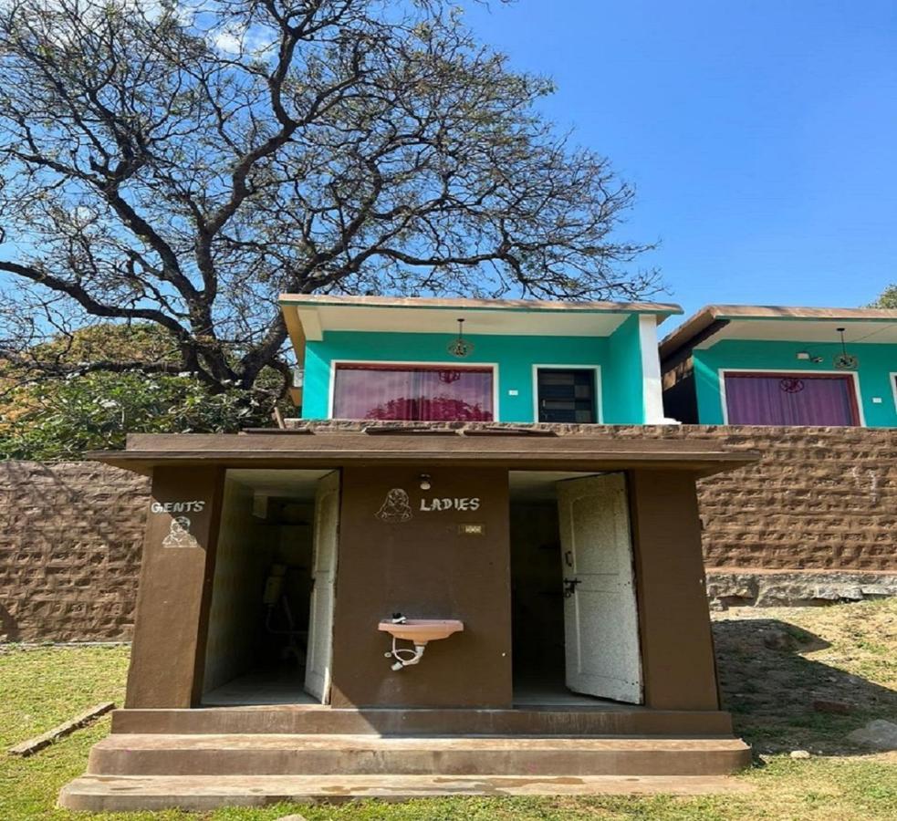 Leo Wodden Resort Hampi Bagian luar foto