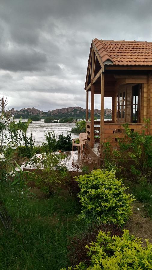 Leo Wodden Resort Hampi Bagian luar foto