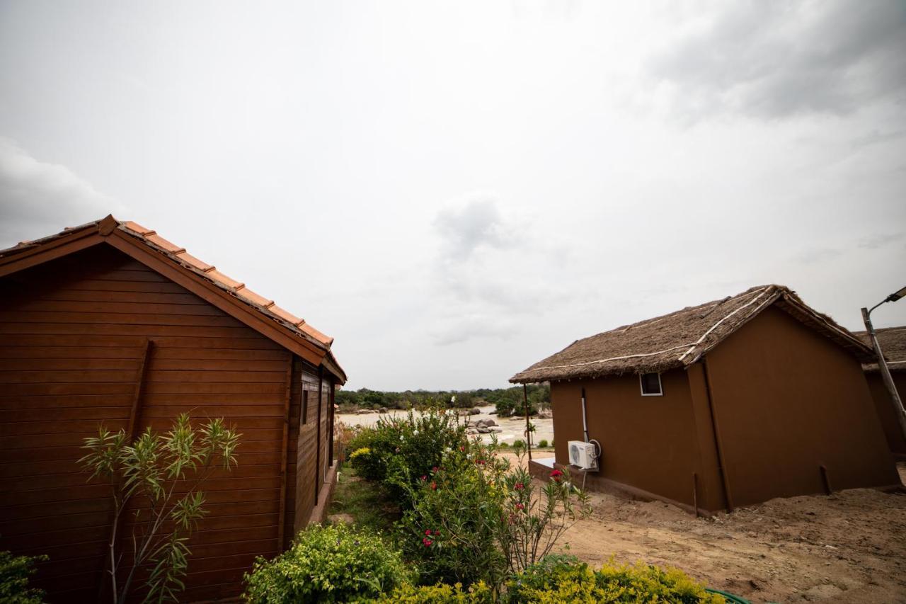 Leo Wodden Resort Hampi Bagian luar foto