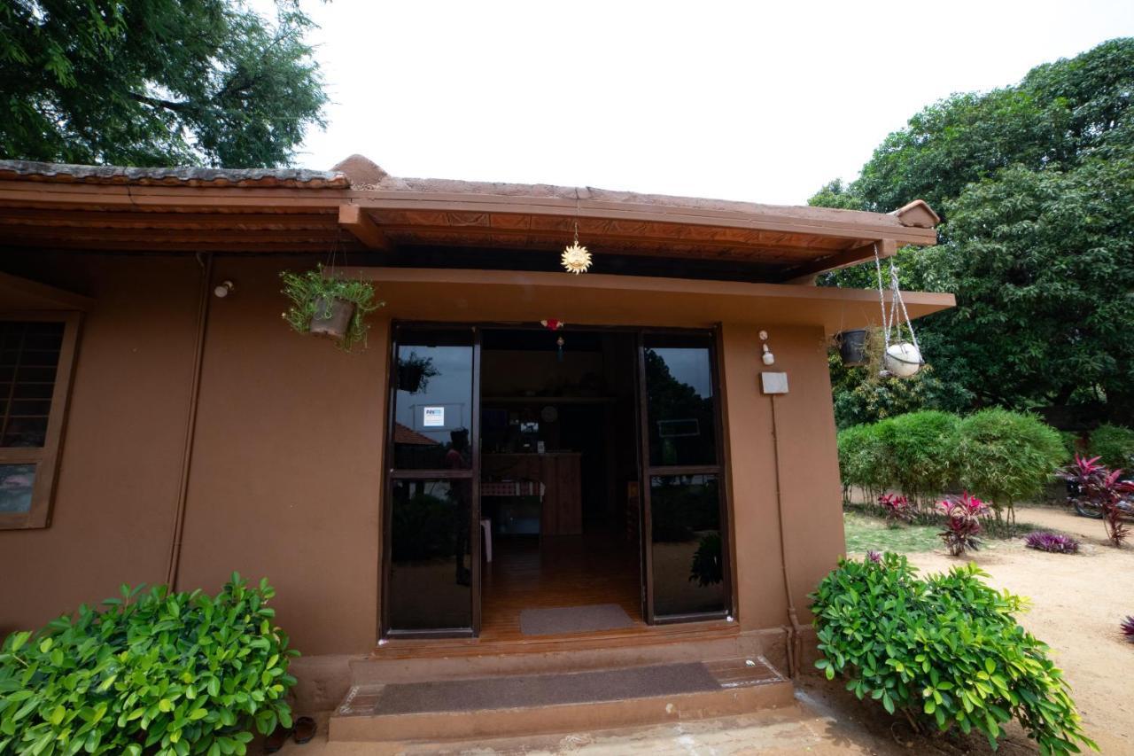 Leo Wodden Resort Hampi Bagian luar foto